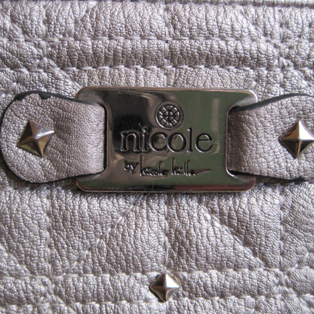 Nicole Miller silver quilted purse - Picture 2 of 15